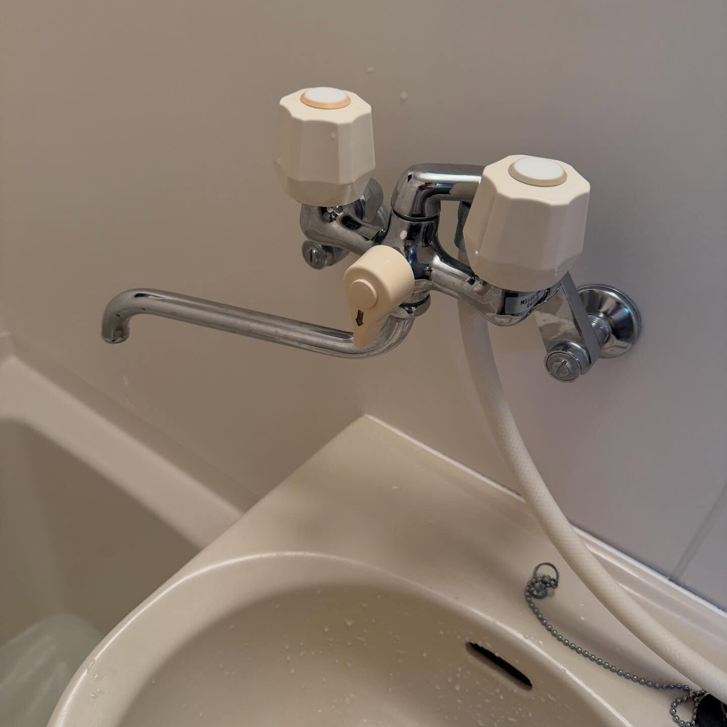 蛇口からポタポタ水漏れ…💧