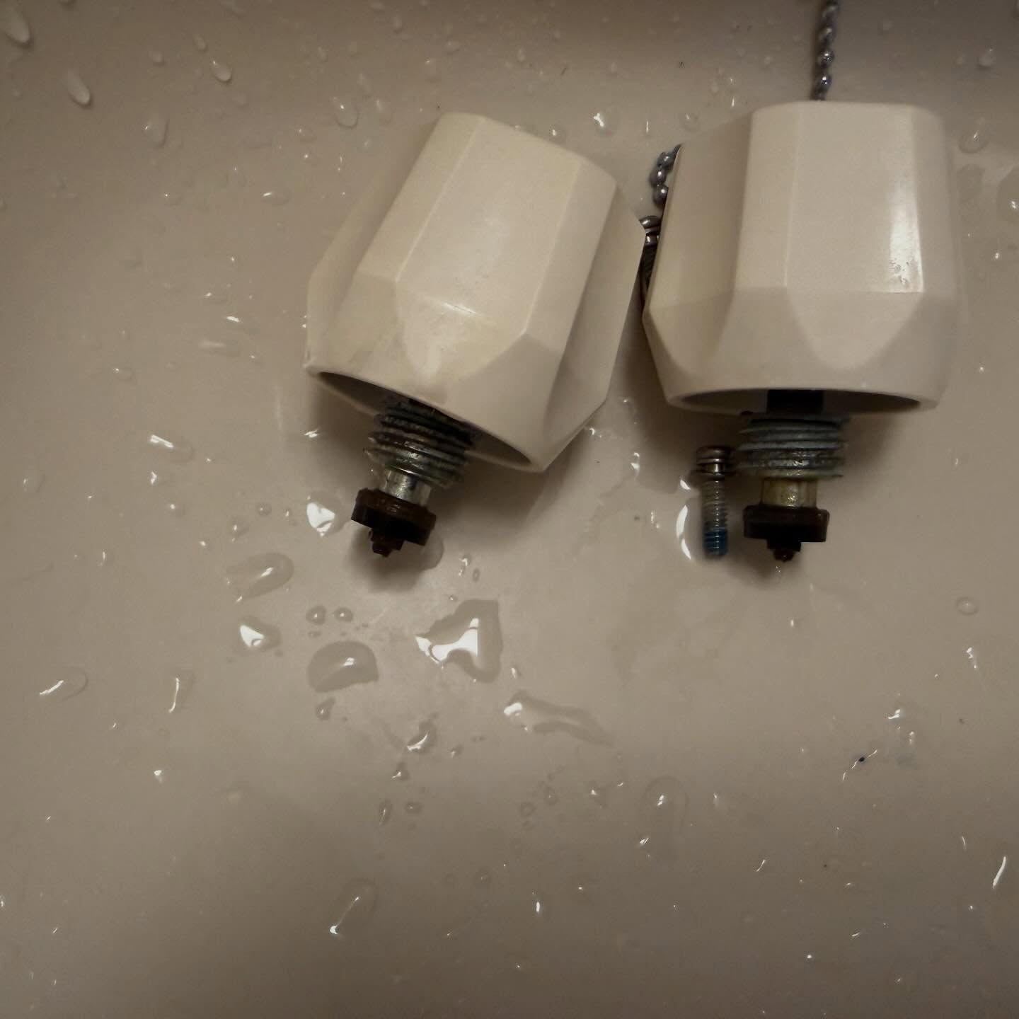 蛇口からポタポタ水漏れ…💧
